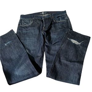 Seven 7 for all mankind THE STRAIGHT distressed bottom Dark blue 33x32 NWOT